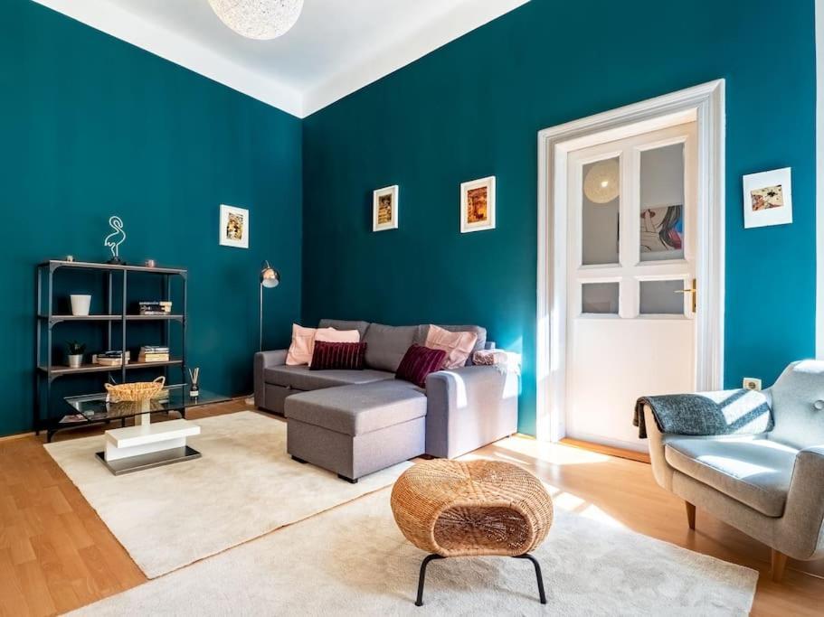 Churri Downtown - With Garage Apartment Budapest